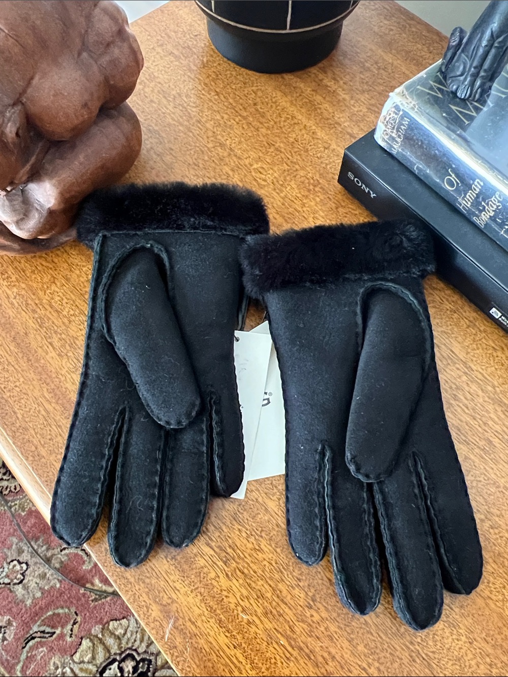 UGG Black Shearling-Trim Gloves - Picture 2 of 6